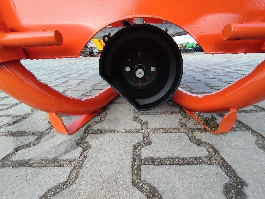 Lejek piaskarka do PIASKU i SOLI piaskarko solarka posypywarka STRUMYK