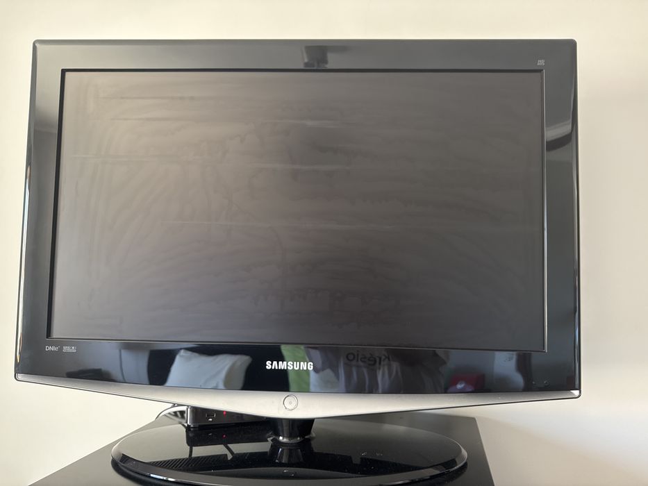 LCD samsumg 70 cm por 35