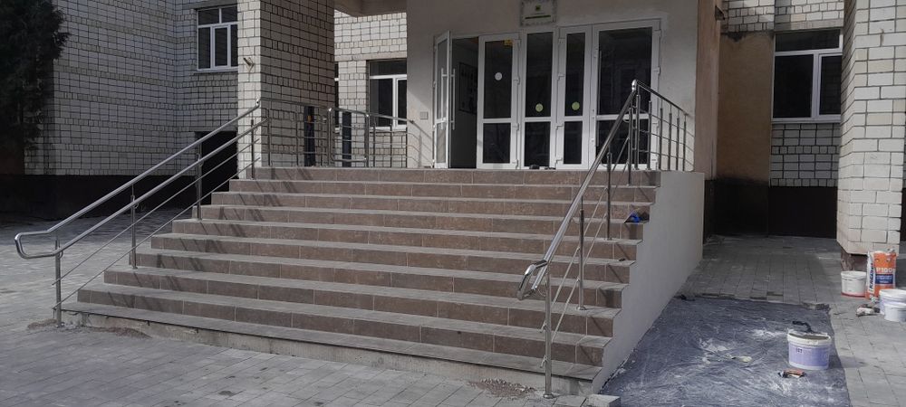Перила з нержавійки,сходи, поручні,пандуси.