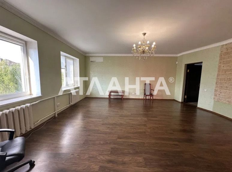 Капитальный дом в пригороде