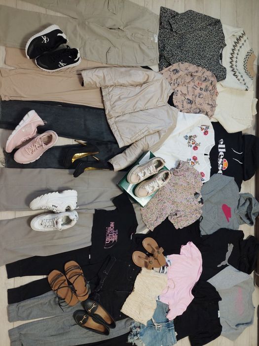 Лот речей Xs-S. Фірмовий одяг. Кросівки 38, 39. Куртка