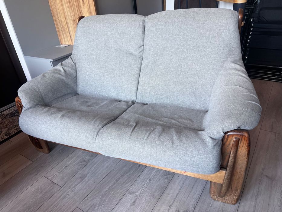 sprzedam 2 sofy rama z drewna, sofa 2 i 3 osobowa