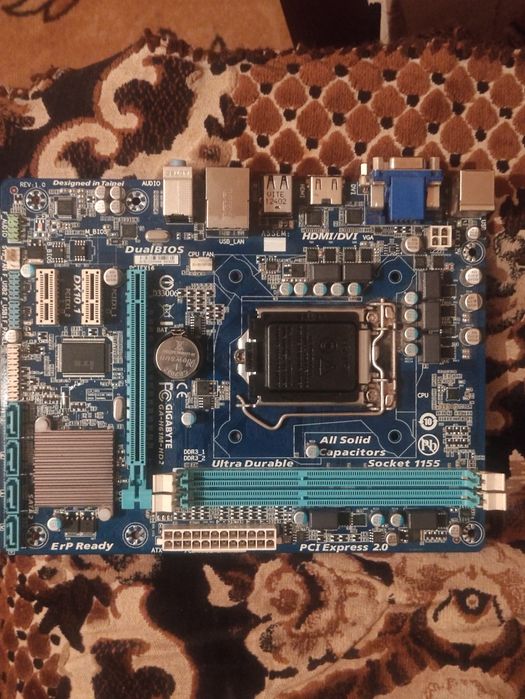Продам.Материнська плата gigabyte ga-h61m-hd2  s1155)  робоча))