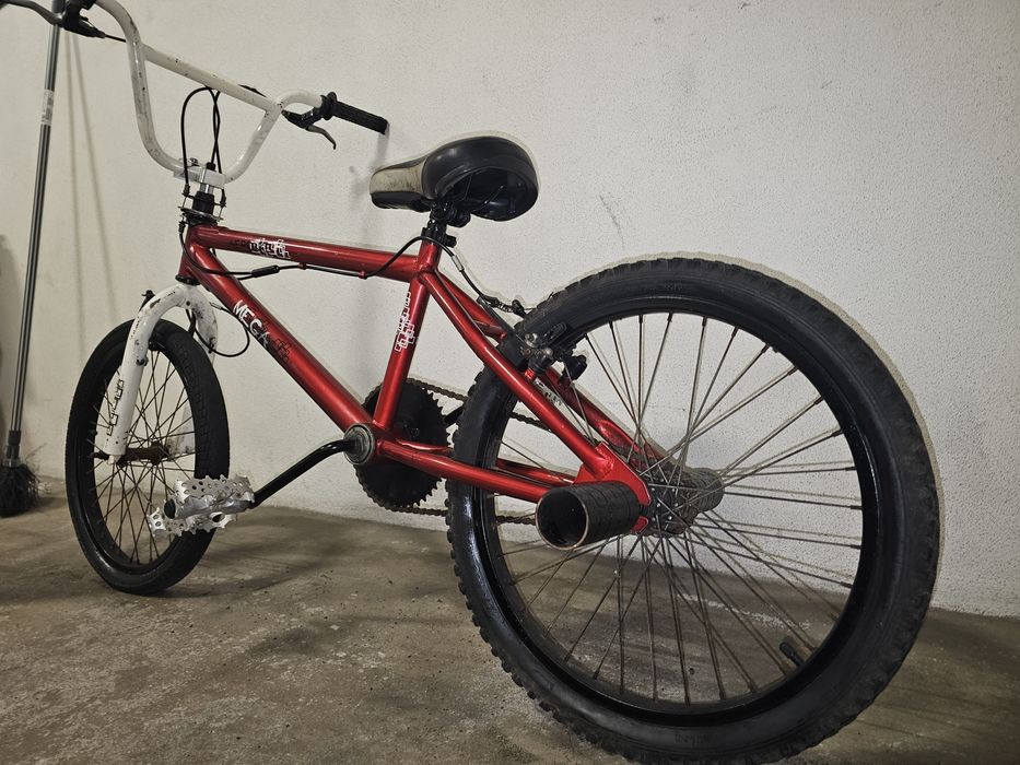 Bicicleta BMX usada - com sinais de uso