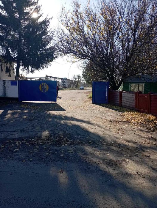 Продається комерційне приміщення с.Білозіря  вул .Стрижаченка буд.64.