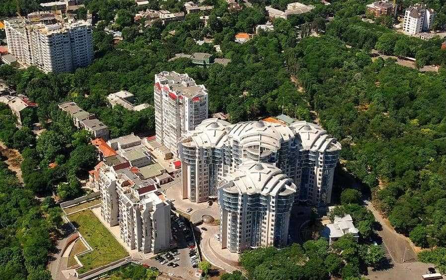 Продам 2х ком. в ЖК Мерседес - Лидерсовский бул.5