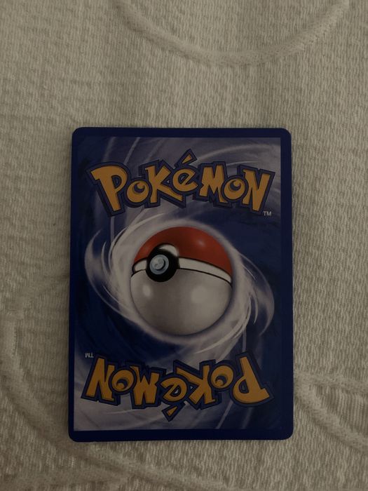 Carta de pókemon nova e especial