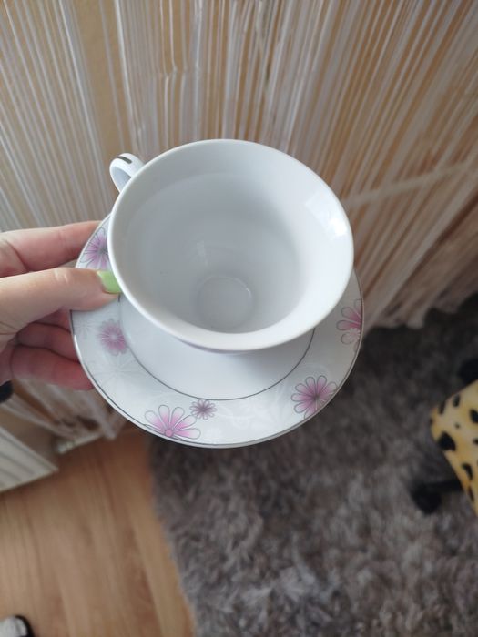 Zestaw filiżanek 12 szt porcelana