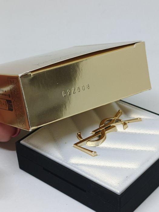 Yves Saint Laurent All Hours Hyper Luminize 02 Hypnotic Honey

Rozświe