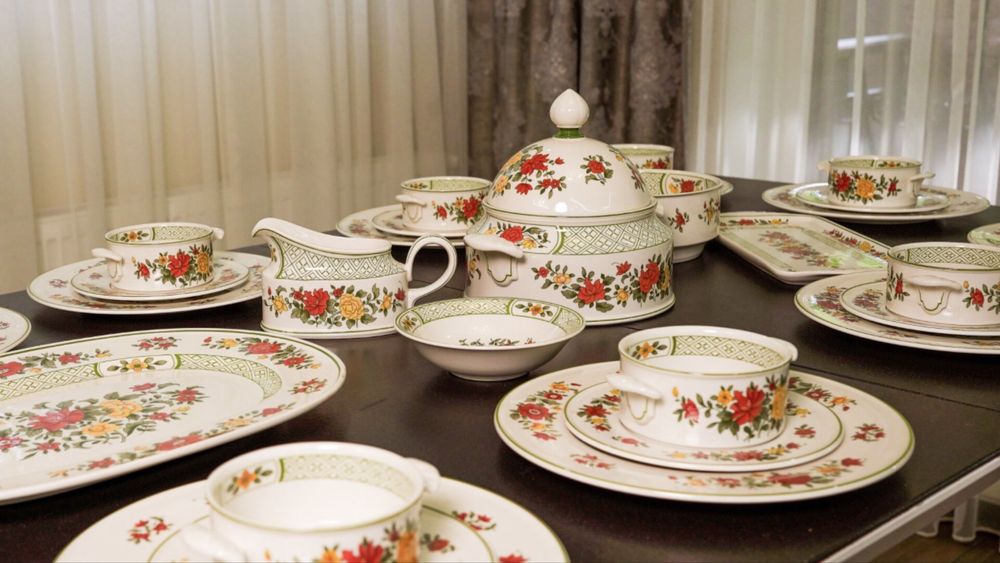 Фарфоровый столовый сервиз фирмы Villeroy Boch серия Summerday