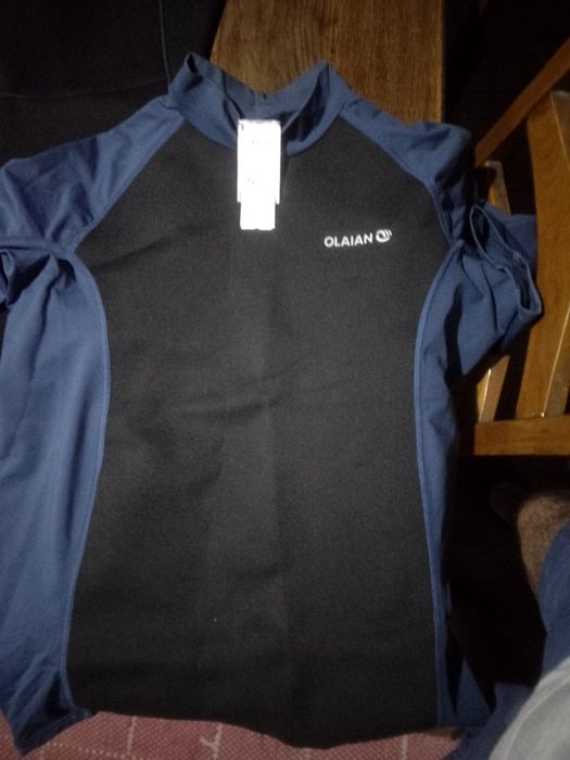 Fato de surf mais camisola de licra usei 2 vezes ambos estão novos 4,3