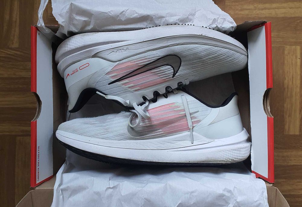 Продам кроссовки Nike Air Winflo 9