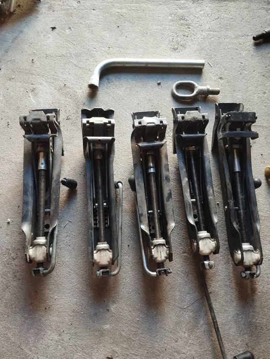 Продам Домкрати. Різних машин..ф