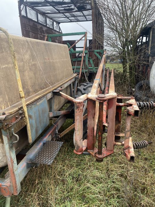 ОП2000 обприскувач причіпний