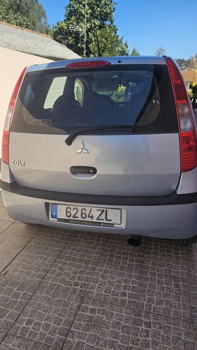 Mitsubish colt gasolina 1 registo