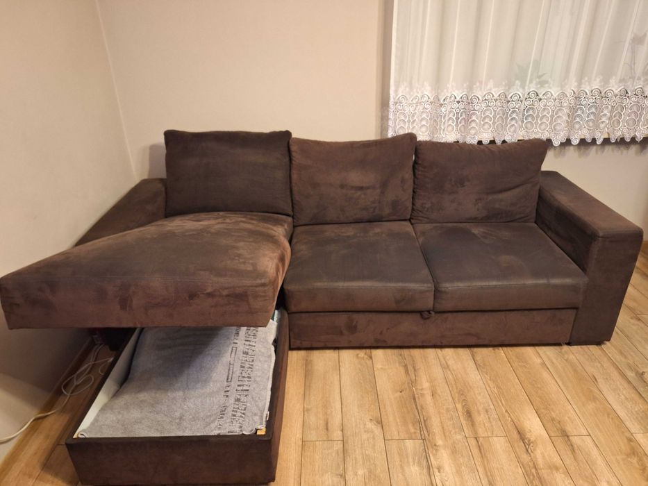 Narożnik w kolorze czekolady.