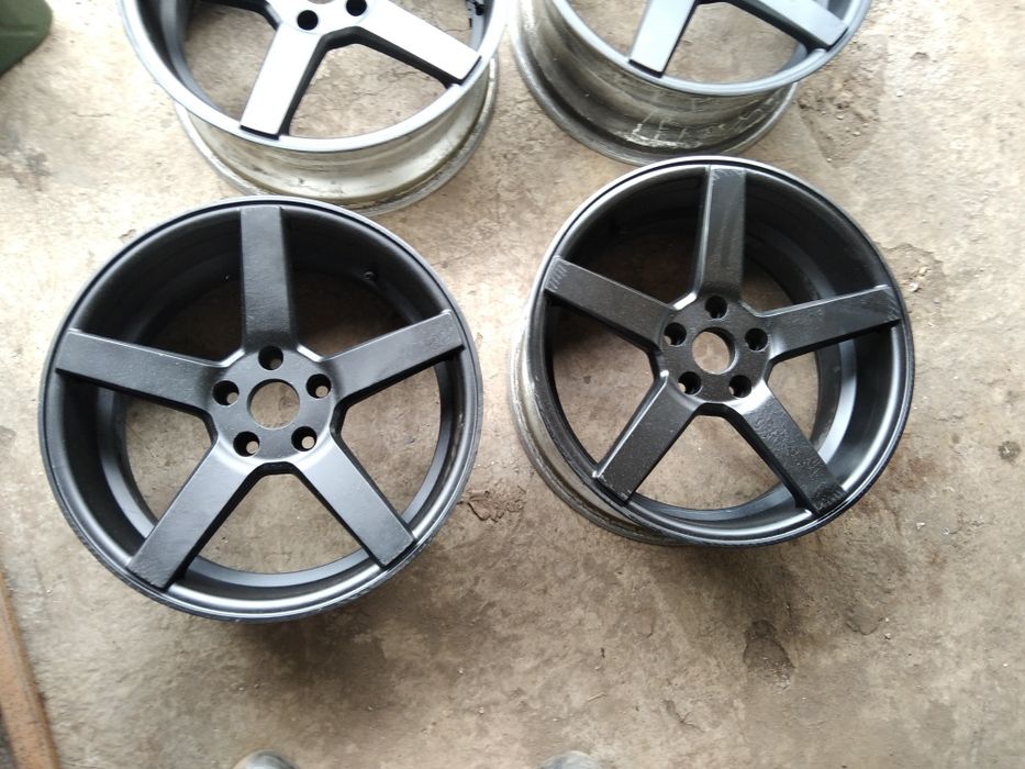 Felgi 18 5x112 8j et 35 vossen cv3