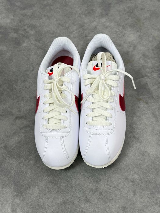 Damskie buty Nike sportswear cortez biało burgundowe DN 1791