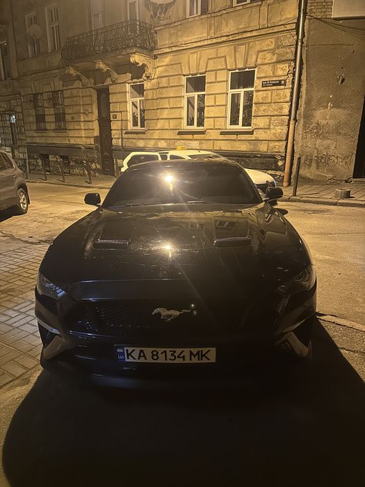 Ford Mustang 2018 року