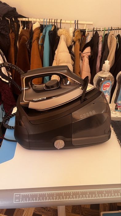 Maquina de passar a ferro Rowenta Perfect Steam Pro.