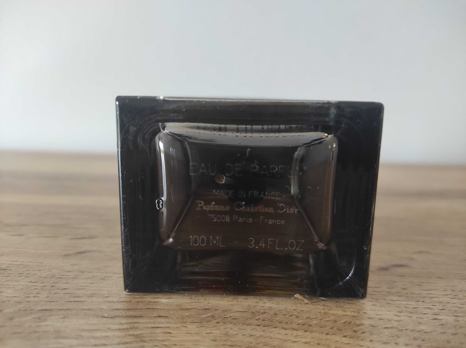 Pusta butelka po męskim perfumie