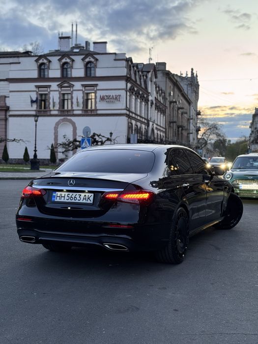 Mercedes-Benz E350 2022