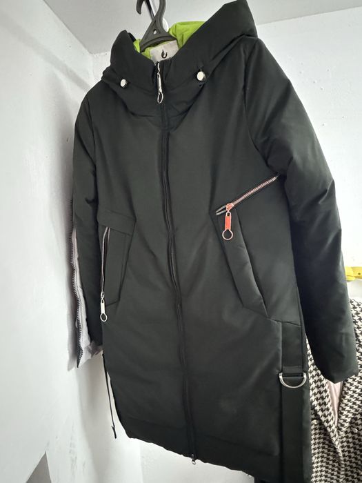 Продам куртку зимову