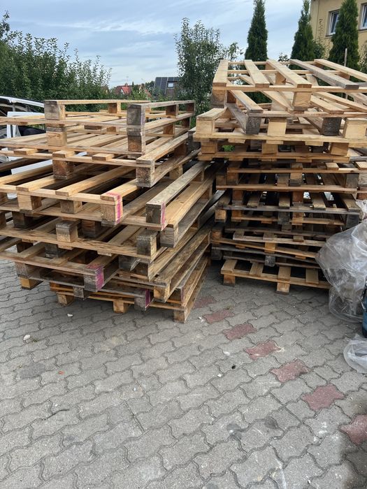 Palety duże po wełnie