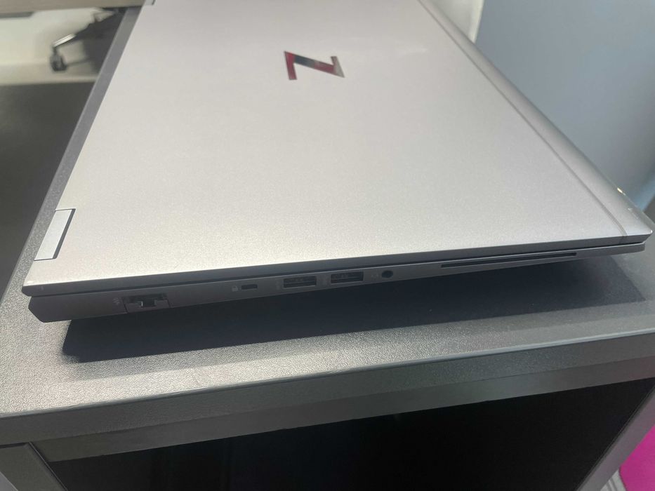 HP ZBook Fury 15 G7 (i7-10850H\32Gb-DDR4\512Gb-SSD\Quadro T2000(4Gb)