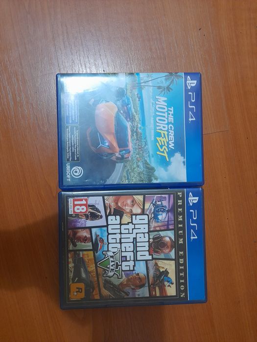 PS4 FAT 500g + comando + 2 jogos