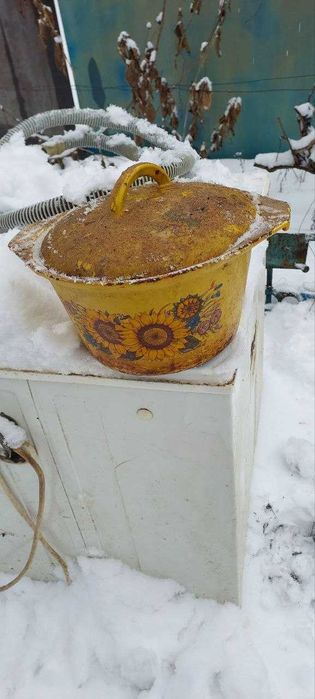 Чугунная кастрюля