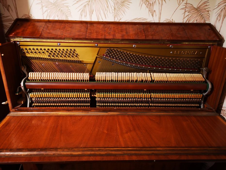 Pianino Legnica, instrument muzyczny
