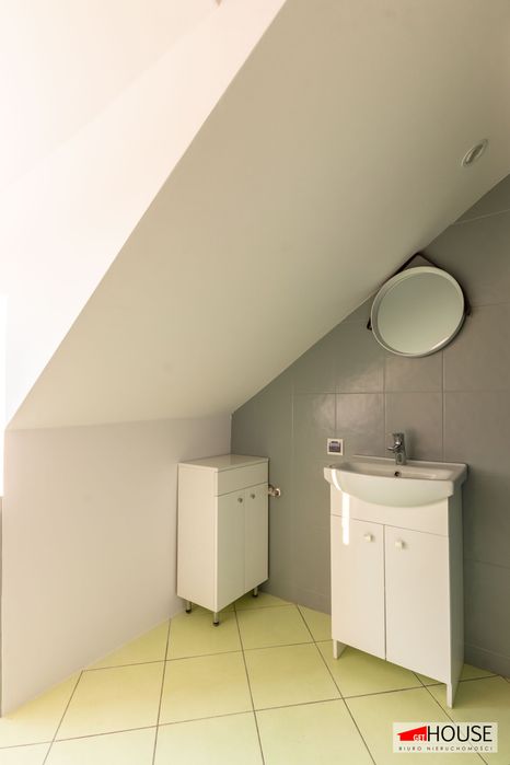 Niewielki metraż- 2 pokoje- Klimatyczne miejsce-OKAZJA