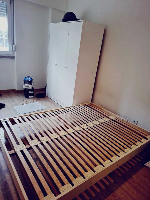 Conjunto de Quarto Estrado de Cama + Armário IKEA