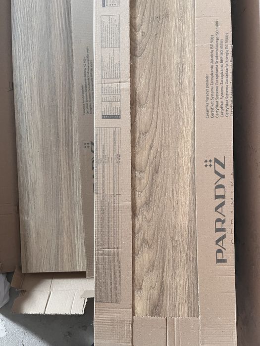 Plytki gresowe Paradyż Prettywood 4 paczki  po 1,42 m2