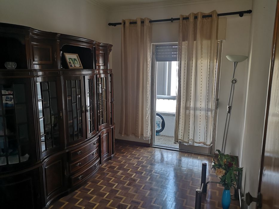 Apartamento T2 em Agualva-Cacém