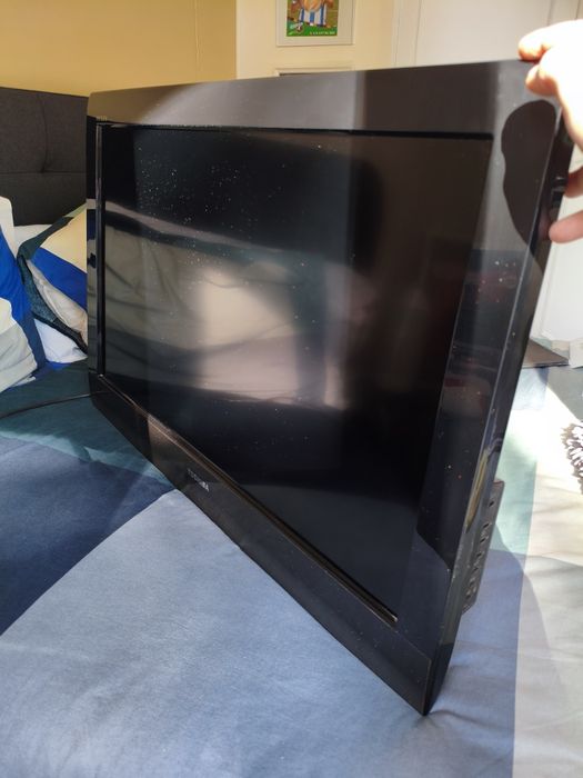 TV 32" Toshiba 32LV733G ótimo estado