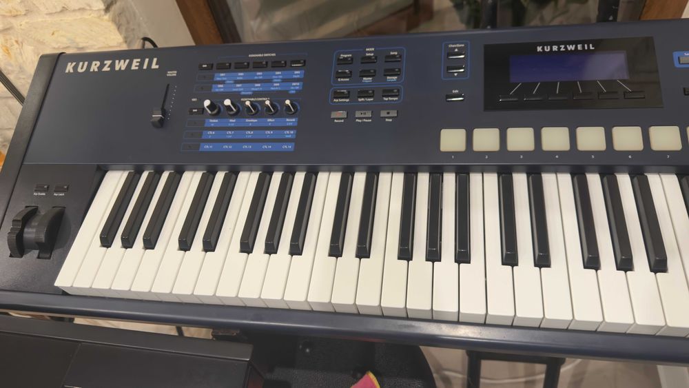 Syntezator Kurzweil PC3 LE7