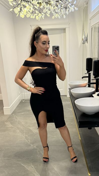 Czarna sukienka na jedno ramię/ M