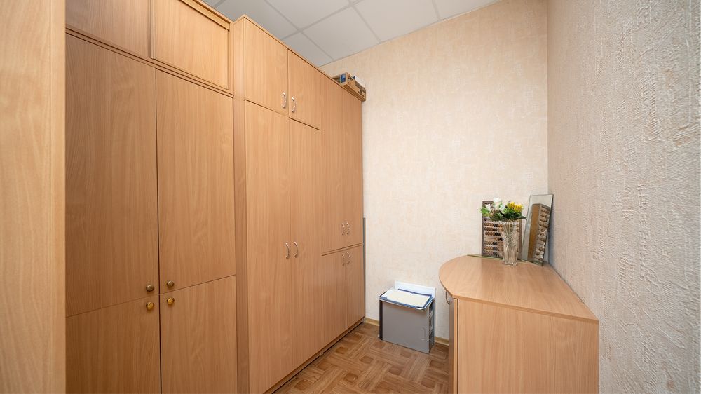 Оренда фасадне комерційне приміщення 264 кв.м Власна парковка  Мазепи Круг Музична