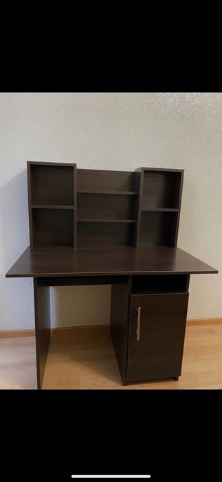 Письмовий стіл. Колір ДСП венге