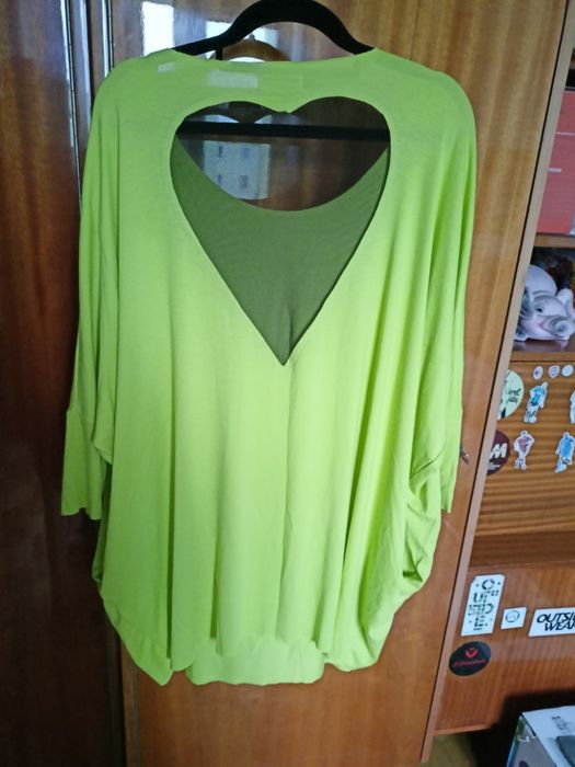 Bluzka neon zielony z sercem na plecach