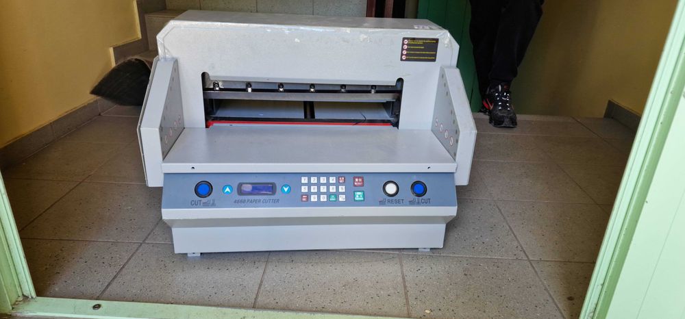 Gilotyna elektryczna do papieru 4606HD