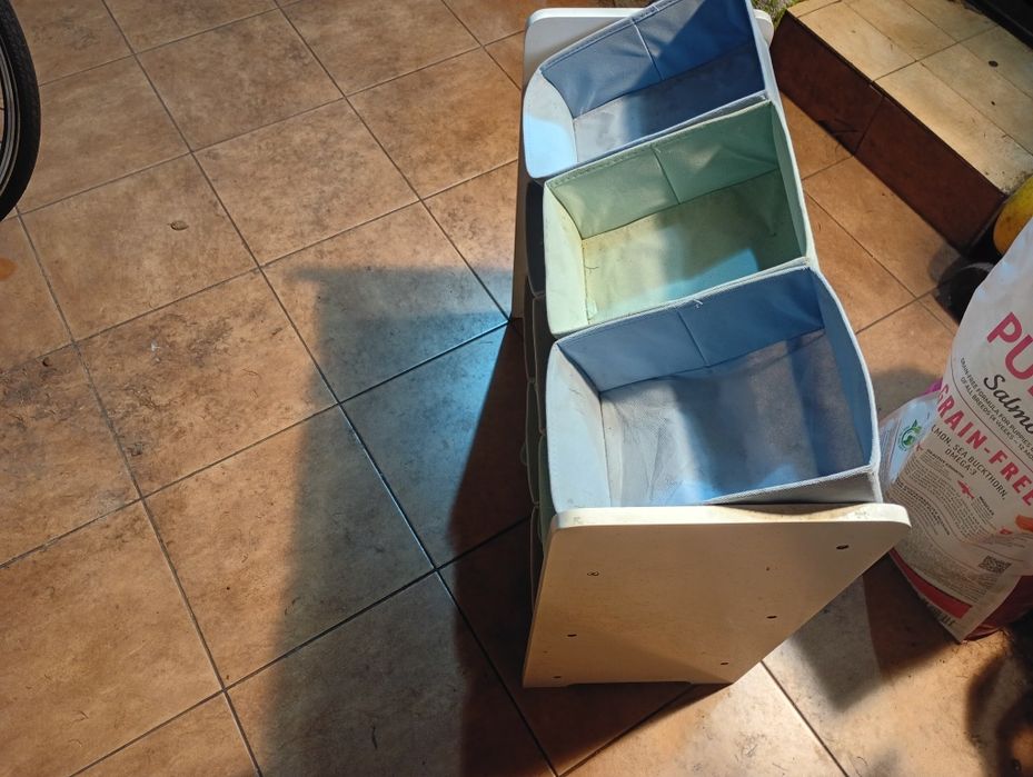 Połka dziecięca na zabawki