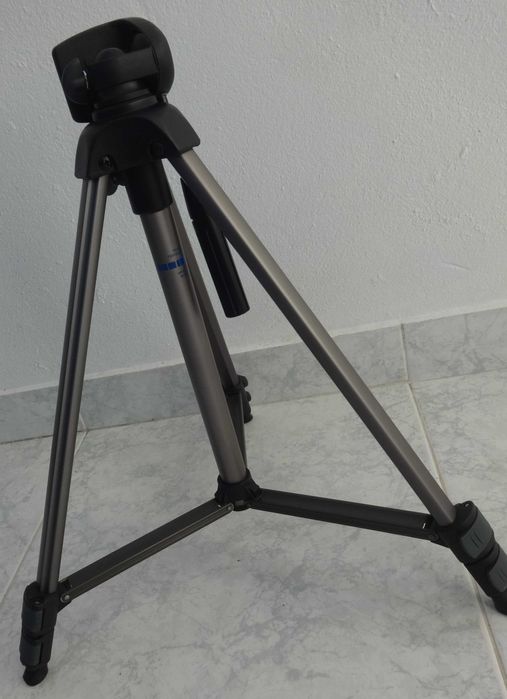 Tripé Vanguard VT-133 com Cabeça