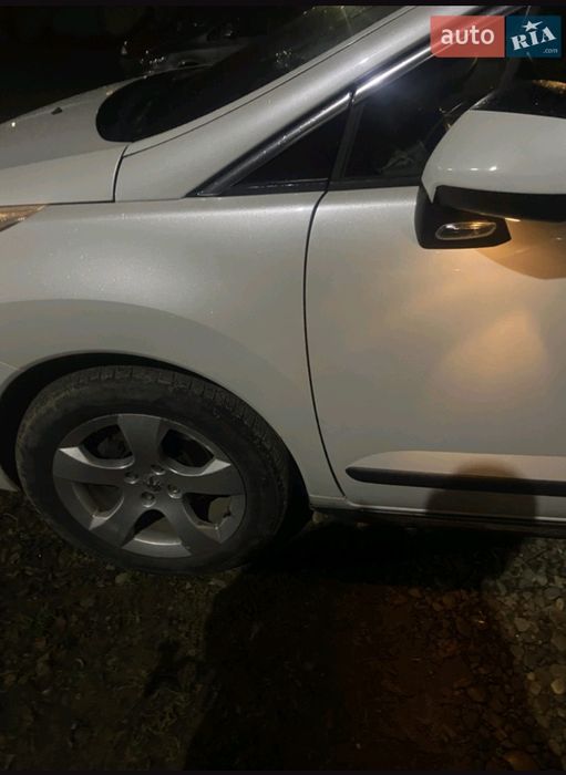 Пежо 3008 2014р 1.6тді 260км