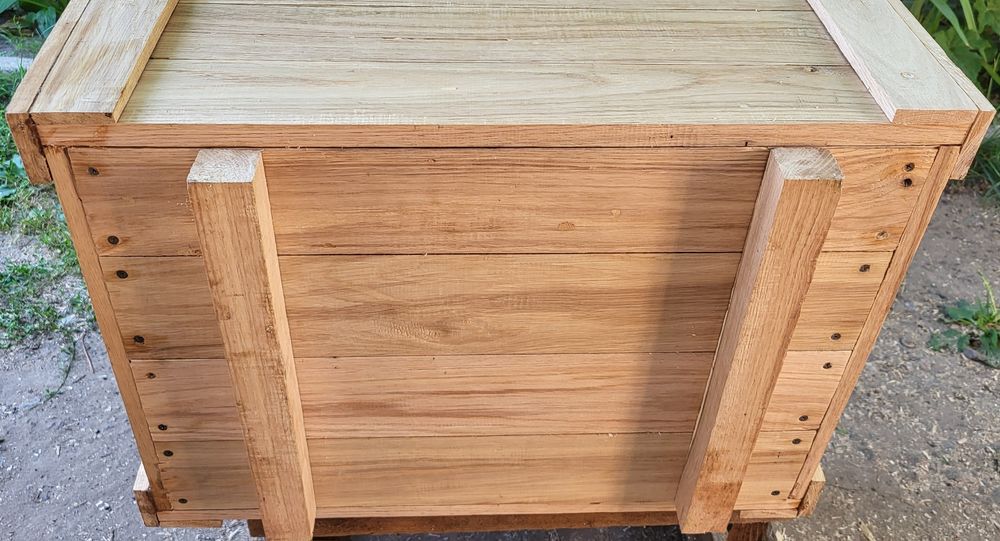 Будка, домік для собаки з дуба