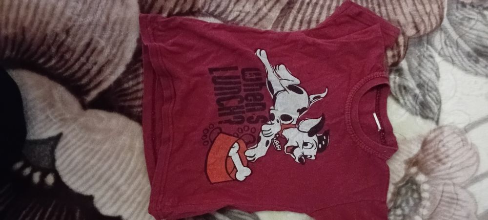 Продам светри і футболка на дівчинку 2 3 роки