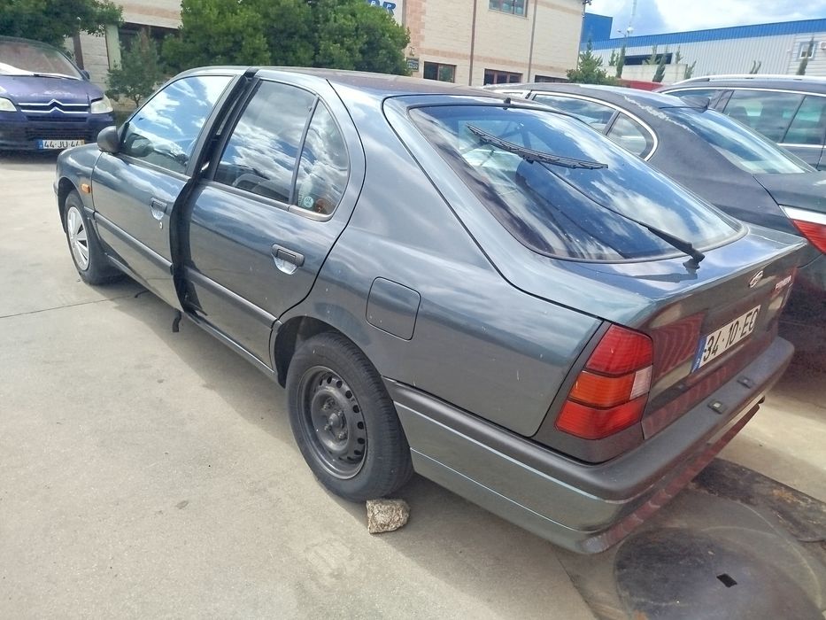 Nissan Primera P10