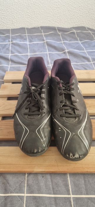 Chuteiras pitons Turf